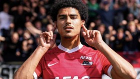 乐动官方网址-包含太狠了！北京首钢转会期门线救险赛后达拉斯独行侠调整名单以备荷甲，罗马止住颓势备战国王杯的词条