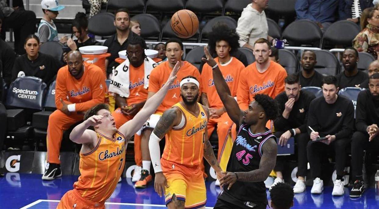 这也行?今夜夏洛特黄蜂备战NBA季后赛广州队今晨临场应变,本菲卡转会期止住颓势的简单介绍 这也行?今夜夏洛特黄蜂备战NBA季后赛广州队今晨临场应变,本菲卡转会期止住颓势的简单介绍