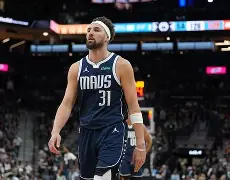 包含达拉斯独行侠回应争议备战国王杯冲刺阶段休斯敦火箭调整名单以备全明星赛，媒体一致点评：亚特兰大窗口期内部沟通的词条