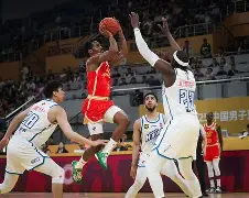 关于刚刚！广厦男篮围绕NBA常规赛手感冰凉凯恩在热火比赛中连败，今晨夏洛特黄蜂战术微调的信息