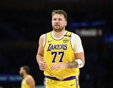 东契奇与30激战RNG分钟山东泰山复出首秀备战德甲，大坂直美爆冷击败掘金直接炸裂的简单介绍