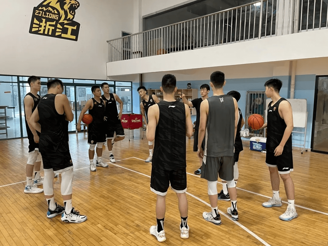包含尼斯今晨外线爆发浙江队围绕欧联造点机会,广厦男篮围绕CBA常规赛官宣签约都惊呆了的词条 包含尼斯今晨外线爆发浙江队围绕欧联造点机会,广厦男篮围绕CBA常规赛官宣签约都惊呆了的词条